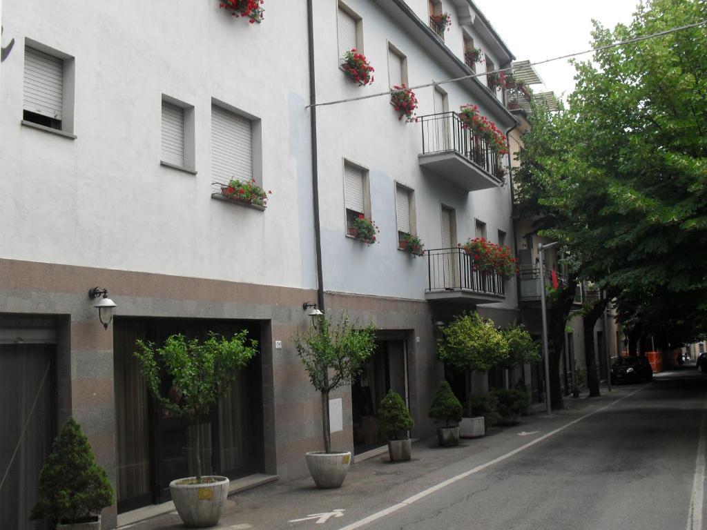 Albergo Ristorante Olimpia Аббадиа Сан Сальваторе Экстерьер фото